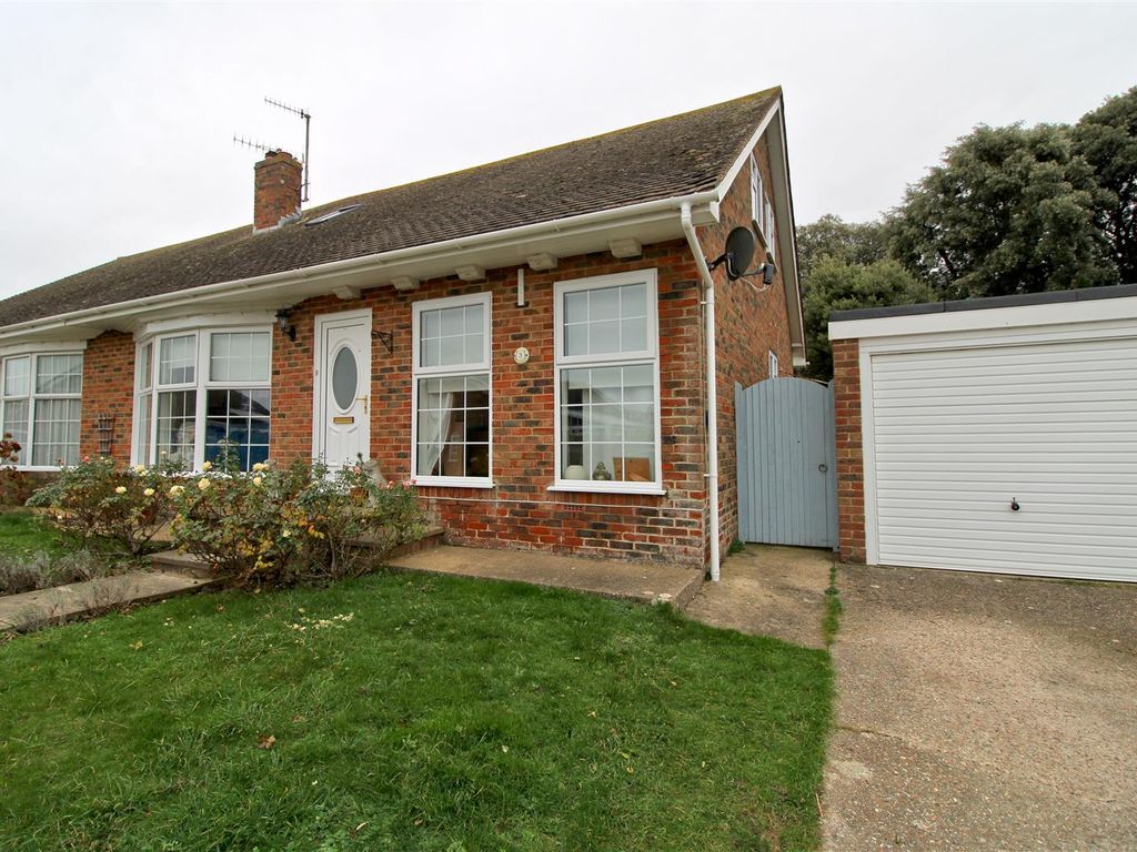 4 bed semidetached bungalow for sale in Steyning Close, Seaford BN25
