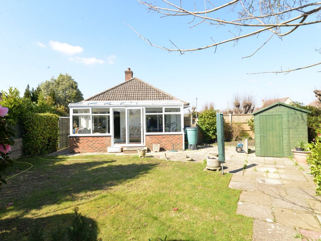 3 bed bungalow for sale in Barton Court Road, New Milton BH25 Zoopla