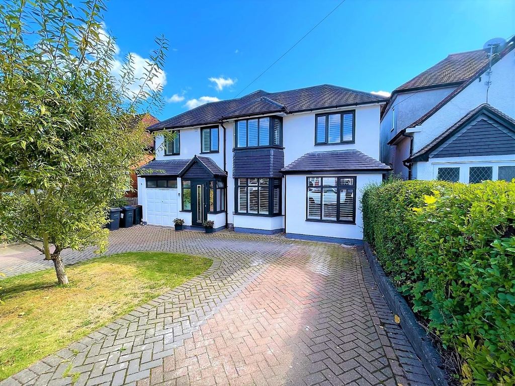 6 bed detached house for sale in Antrobus Road, Sutton Coldfield B73, £
