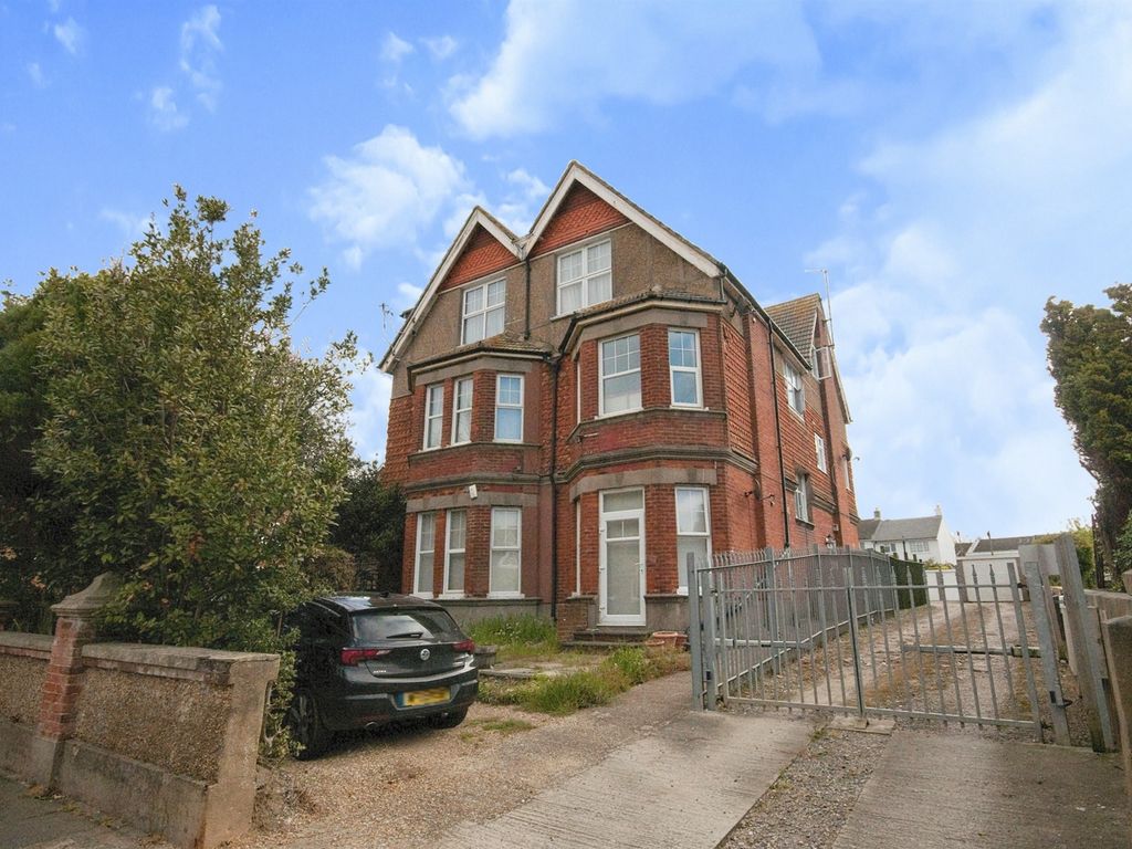 2 bed flat for sale in Cranfield Road, BexhillOnSea TN40 Zoopla