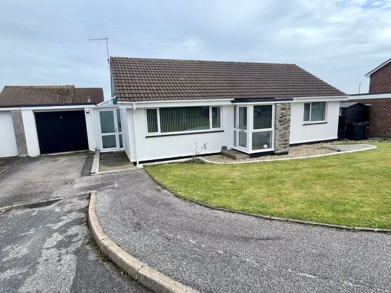 3 bed bungalow for sale in Edgcumbe Green, Trewoon, St. Austell PL25, £