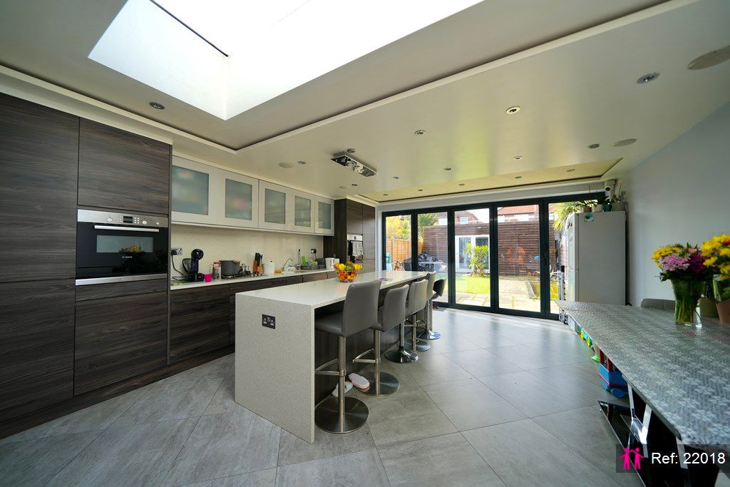 5 bed semidetached house for sale in Axholme Avenue, Burnt Oak