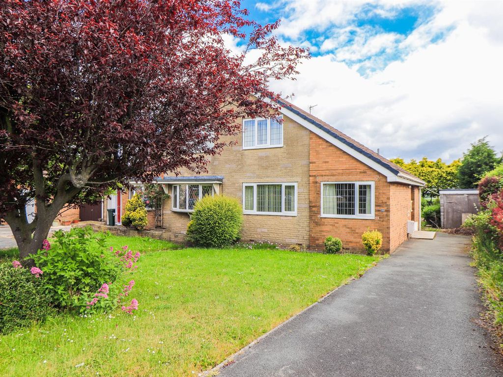 2 bed semidetached bungalow for sale in Willerton Close, Dewsbury WF12