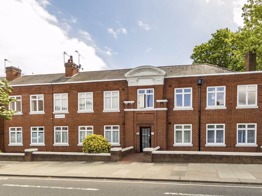 2 bed flat to rent in Cross Deep, Twickenham TW1 Zoopla