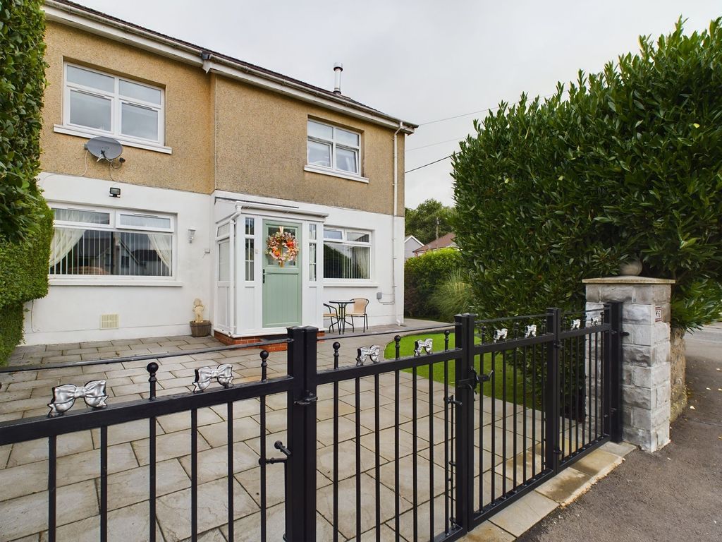3 bed semidetached house for sale in HeolYBryniau, Pant CF48, £