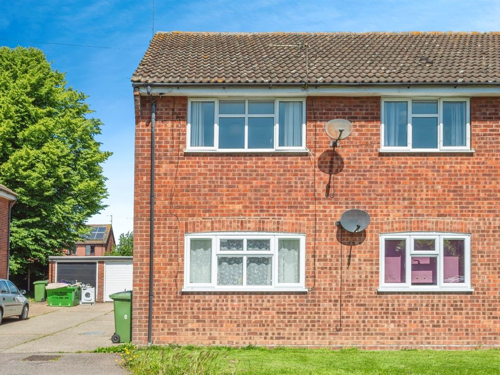 2 bed flat for sale in Camping Field Lane, Stalham, Norwich NR12, £