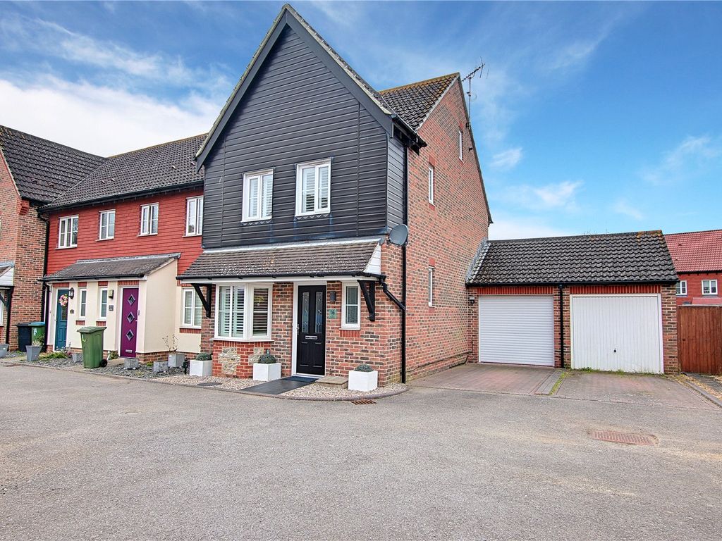 4 bed end terrace house for sale in The Poplars, Littlehampton, West