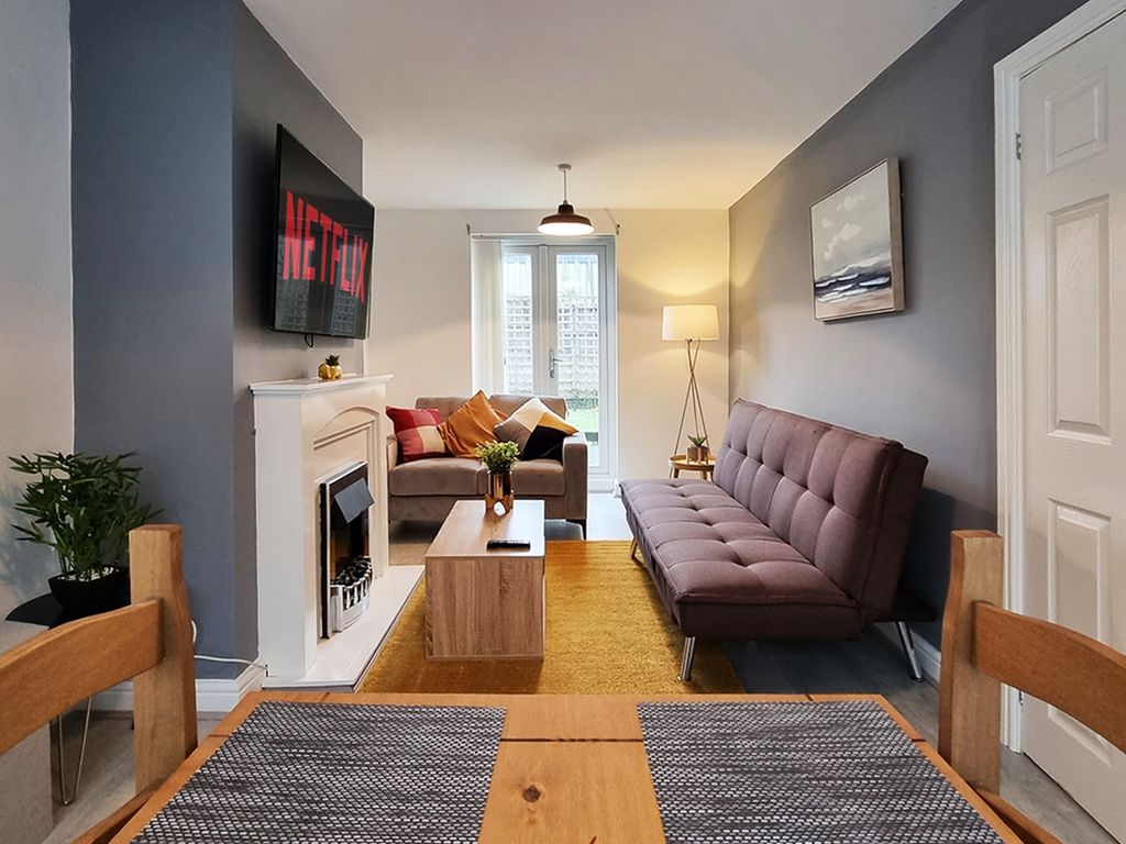 3 bed terraced house to rent in Walford Road, Uxbridge UB8, £1,850 pcm