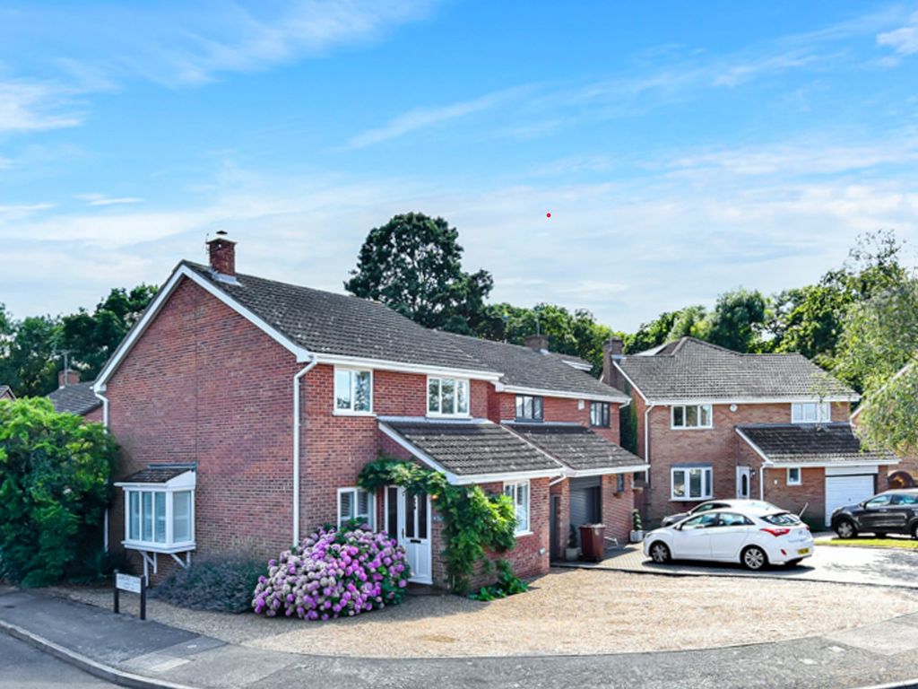 3 bed detached house for sale in Hilton Road, Cliffe Woods, Kent. ME3
