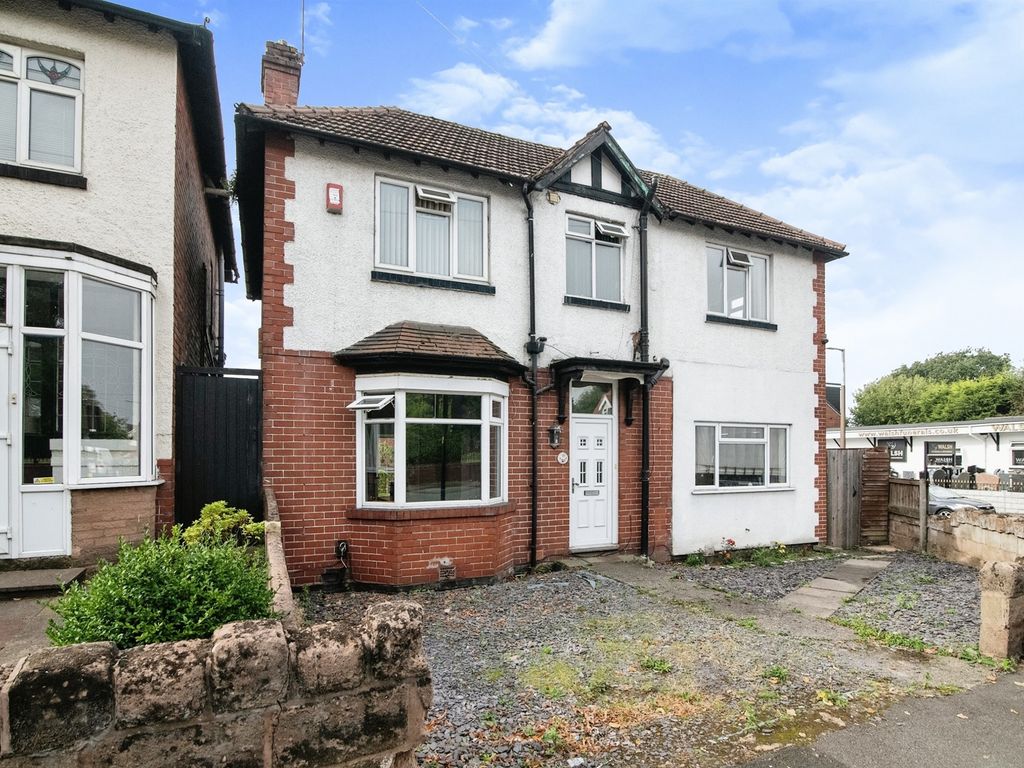 3 bed detached house for sale in Heath Lane, West Bromwich B71, £