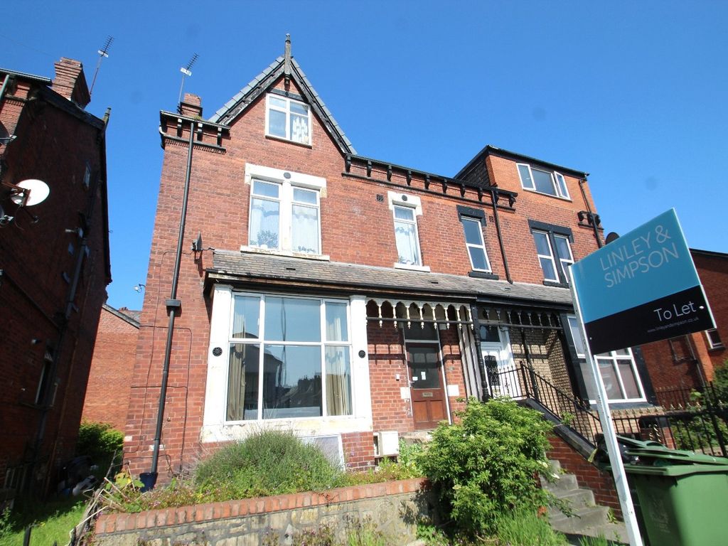 1 bed flat to rent in Harehills Lane, Leeds, West Yorkshire, UK LS8, £