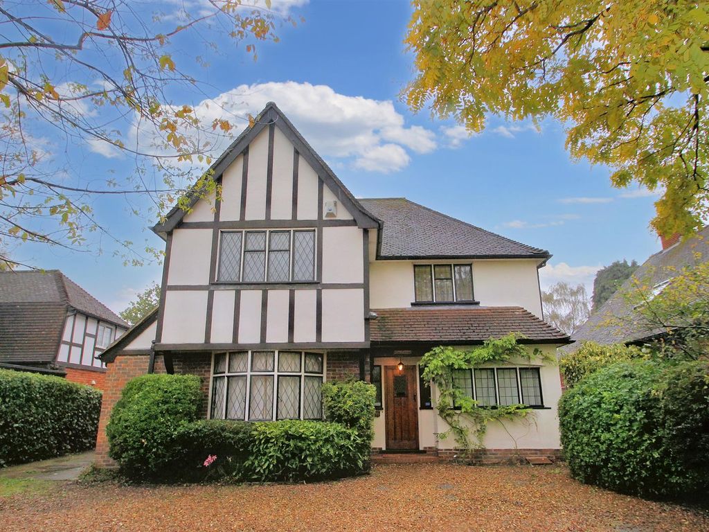 4 bed detached house to rent in The Gateway, Woking, Surrey GU21, £