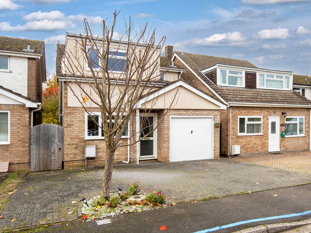 4 bed detached house for sale in Barry Avenue, Bicester OX26, £475,000