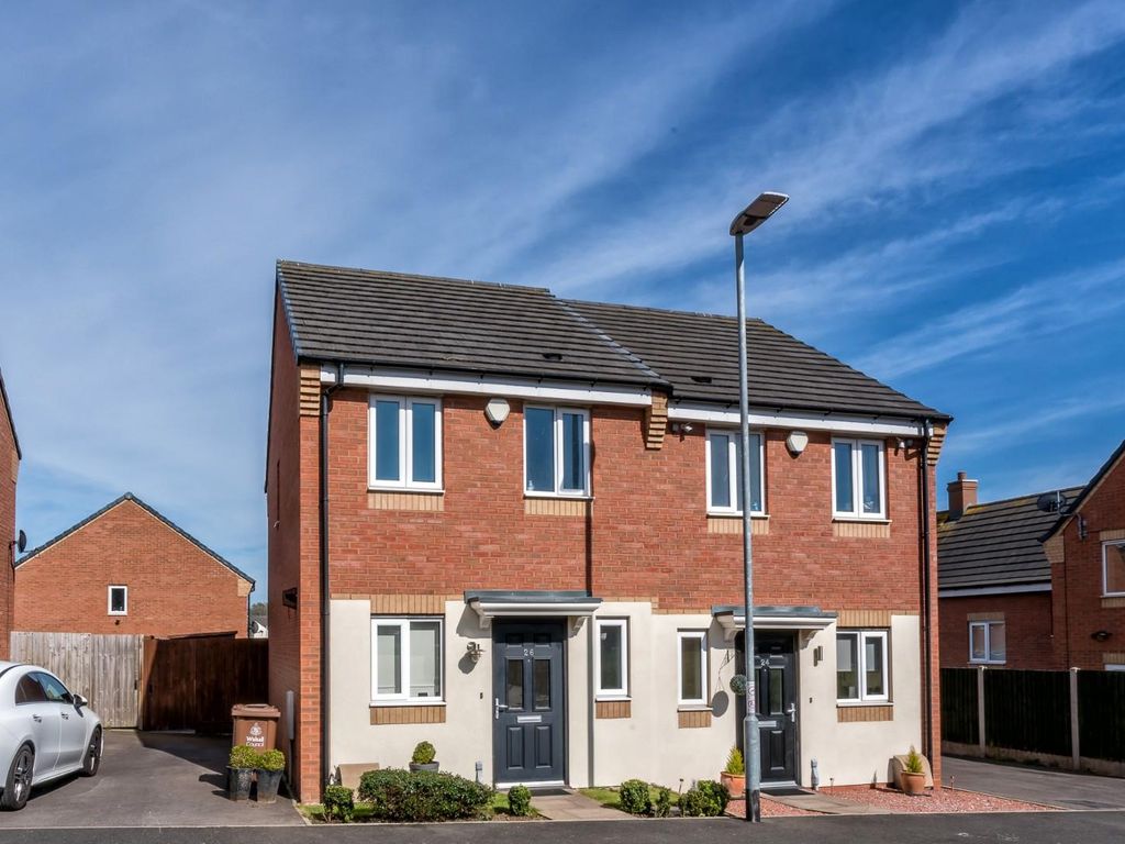 2 bed semidetached house to rent in Shropshire Close, Walsall WS2, £