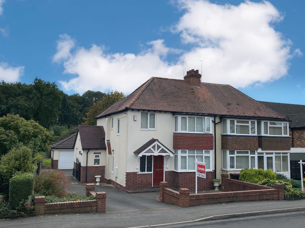 3 bed semidetached house for sale in Castlecroft Road, Finchfield