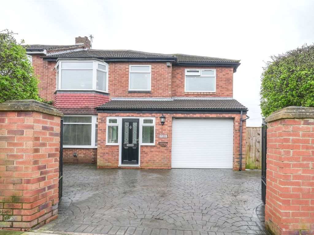 4 bed semidetached house for sale in Bellister Grove, Fenham