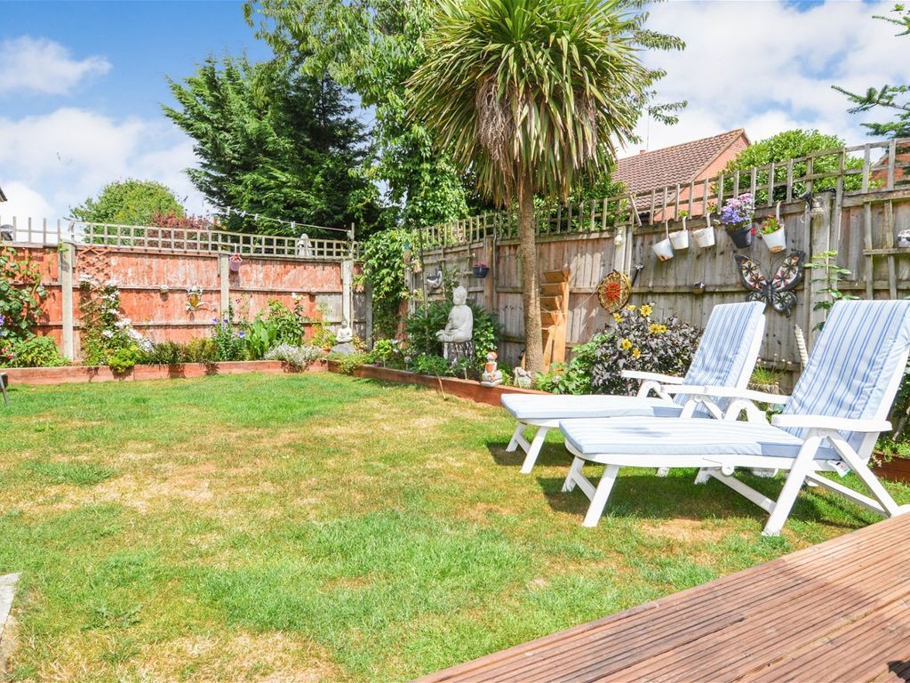 3 bed detached house for sale in High Street, Halling, Rochester, Kent