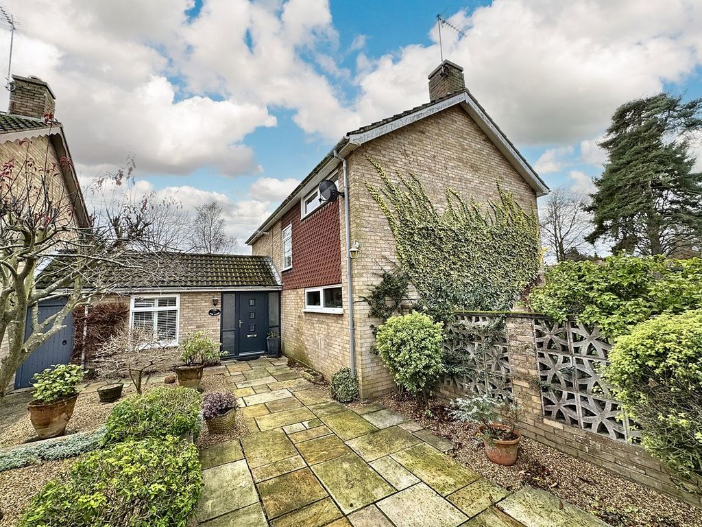 4 bed detached house for sale in The Limes, Rushmere St Andrew, Ipswich