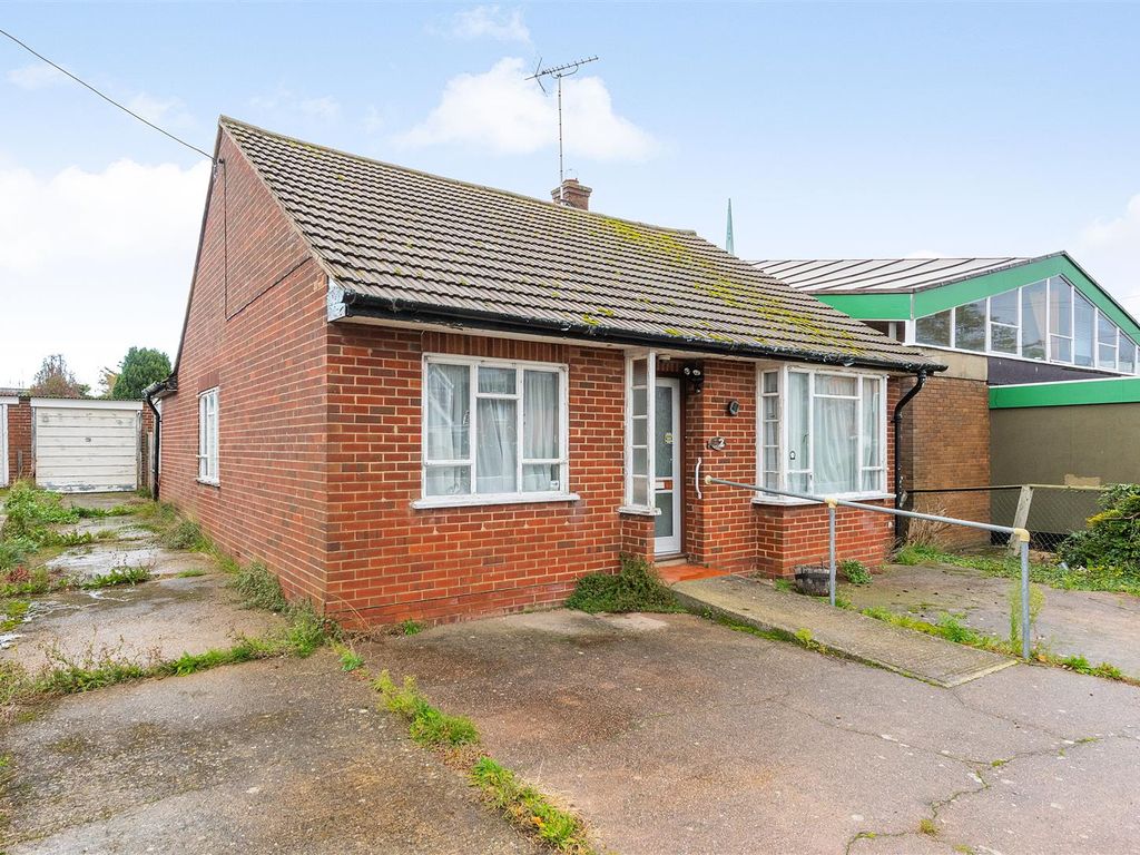 3 bed detached bungalow for sale in Herne Bay Road, Tankerton