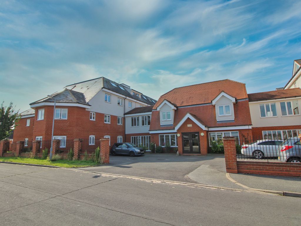 2 bed flat for sale in Rectory Road, Tiptree, Colchester CO5, £190,000