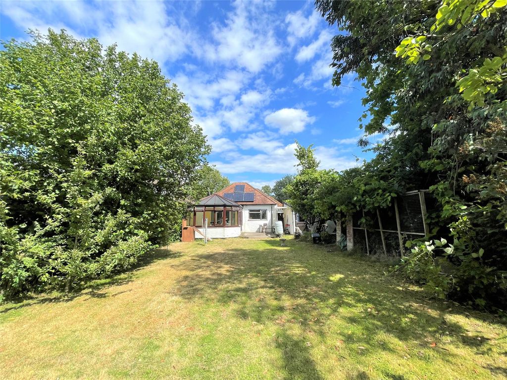 5 bed bungalow for sale in Terrace Road South, Binfield, Bracknell