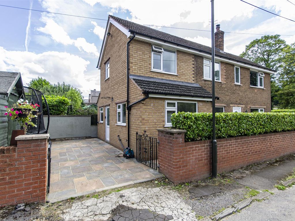 3 bed detached house for sale in Hasland Road, Hasland, Chesterfield