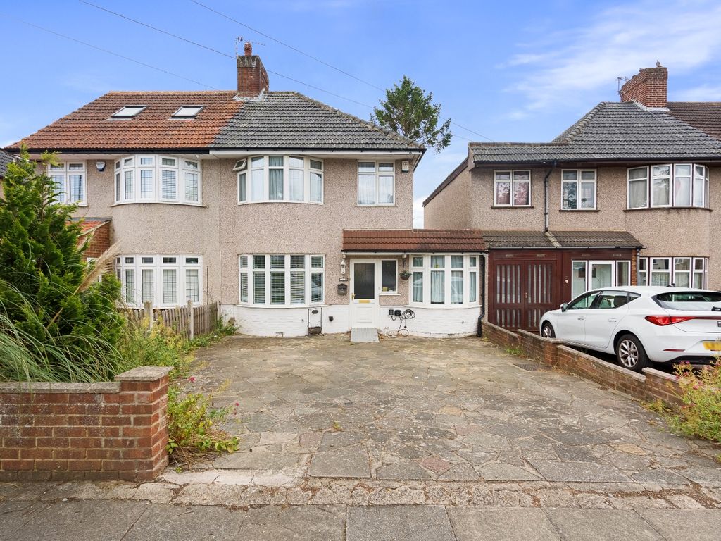 3 bed semidetached house for sale in Latham Road, Bexleyheath, Kent