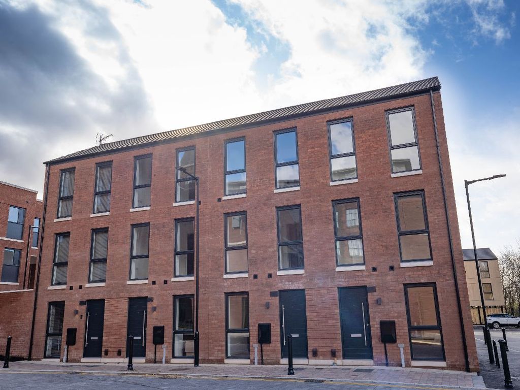 3 bed town house for sale in Houldsworth Street, Reddish, Stockport SK5