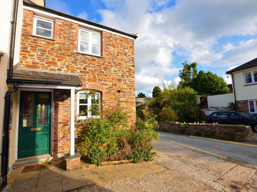 2 bed terraced house to rent in 6 Glynn Mews, South Street, Lostwithiel