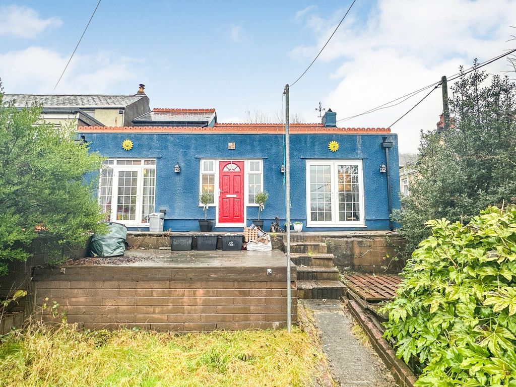 3 bed detached house for sale in Jubilee Road, Six Bells, Abertillery