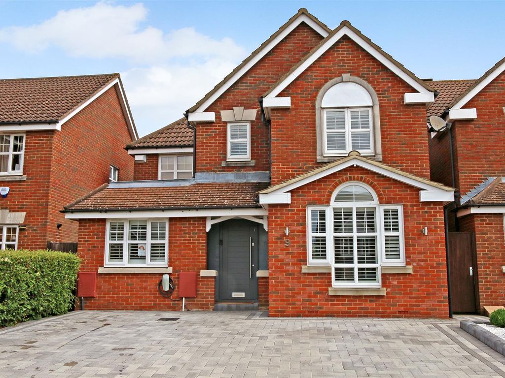 4 bed detached house for sale in Charwood Close, Shenley, Radlett WD7