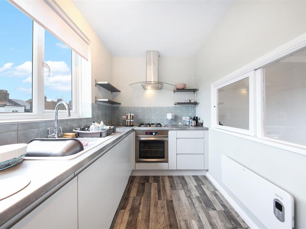 2 bed town house for sale in Byron Road, Wembley HA0, £450,000 Zoopla