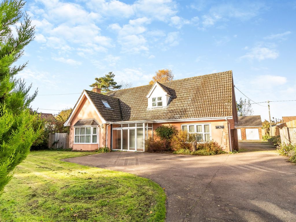 5 bed detached house for sale in Mere Road, Stow Bedon, Attleborough