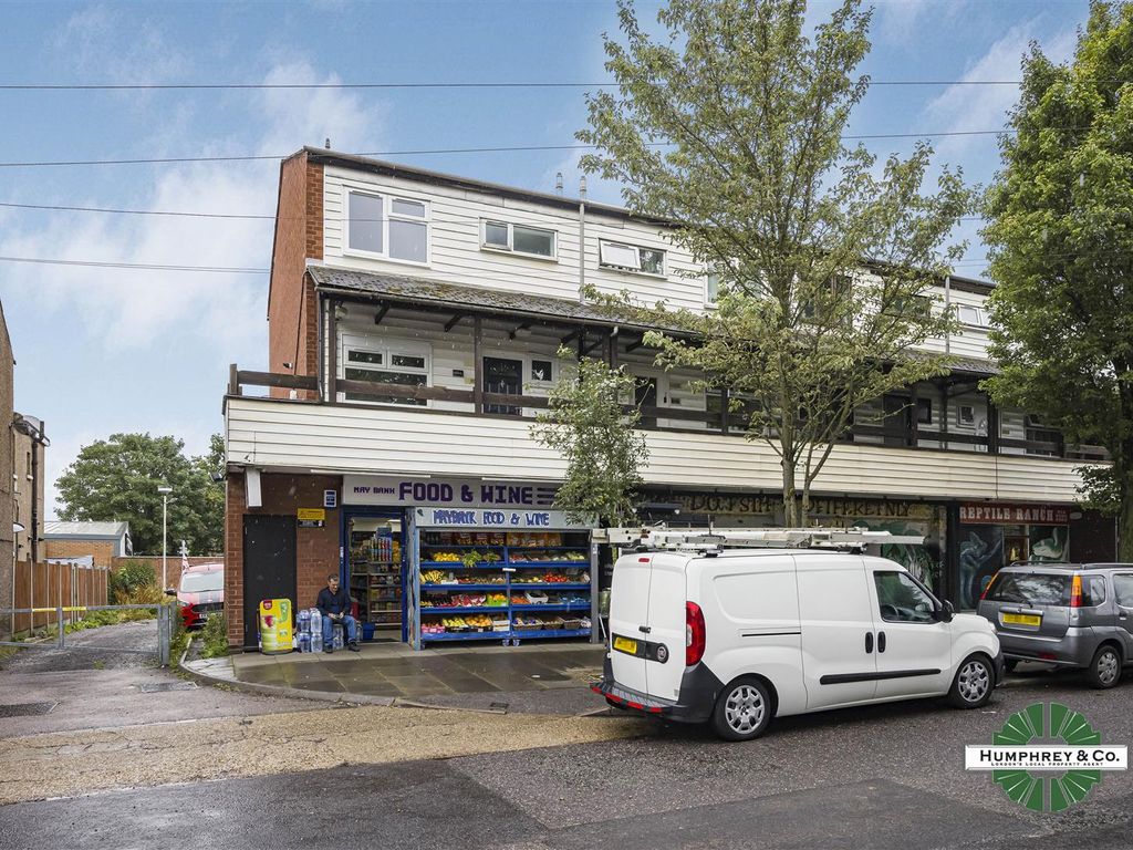 3 bed flat for sale in Maybank Road, London E18, £375,000 Zoopla