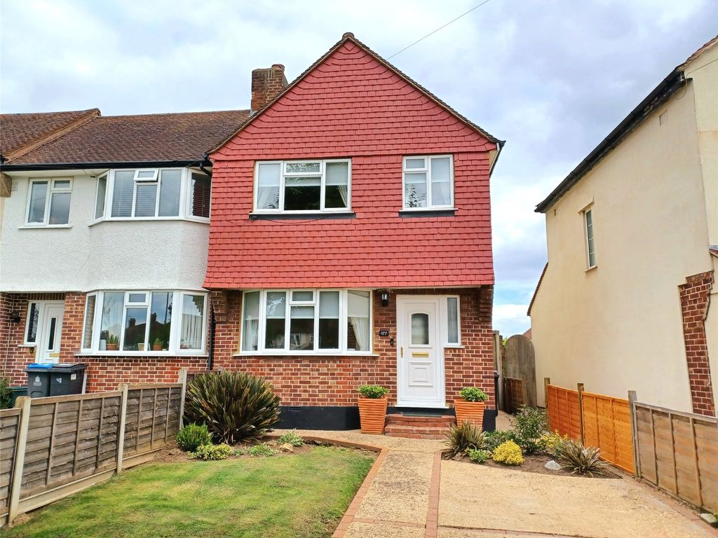 3 bed end terrace house for sale in Pembury Avenue, Worcester Park KT4