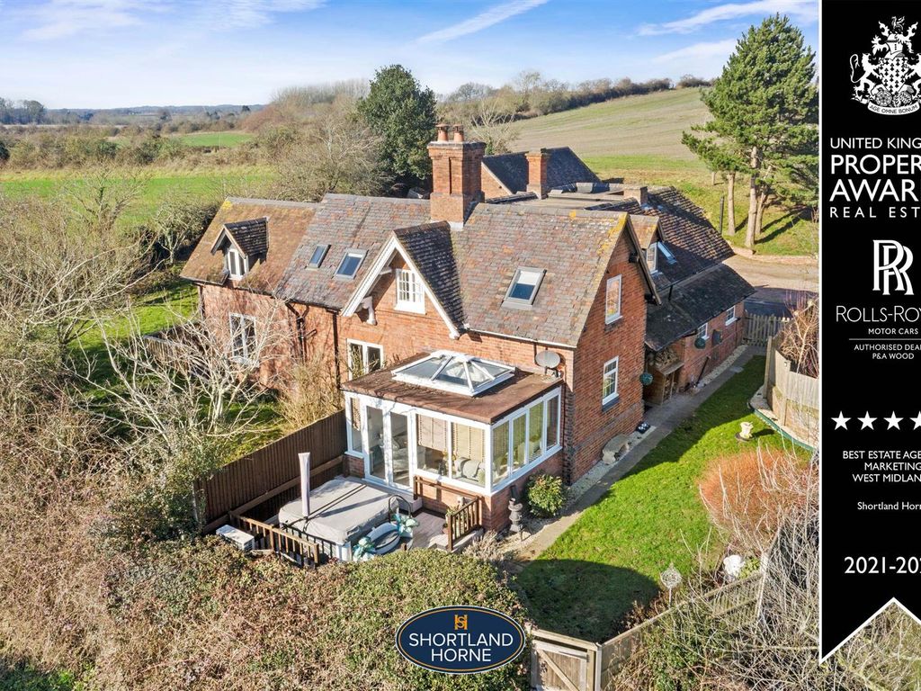 3 bed semidetached house for sale in Chantry Heath Lane, Stoneleigh