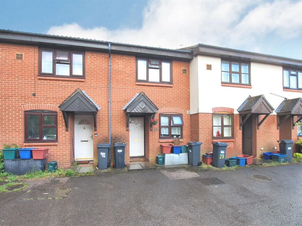 2 bed terraced house for sale in Linslade Close, Hounslow TW4 Zoopla