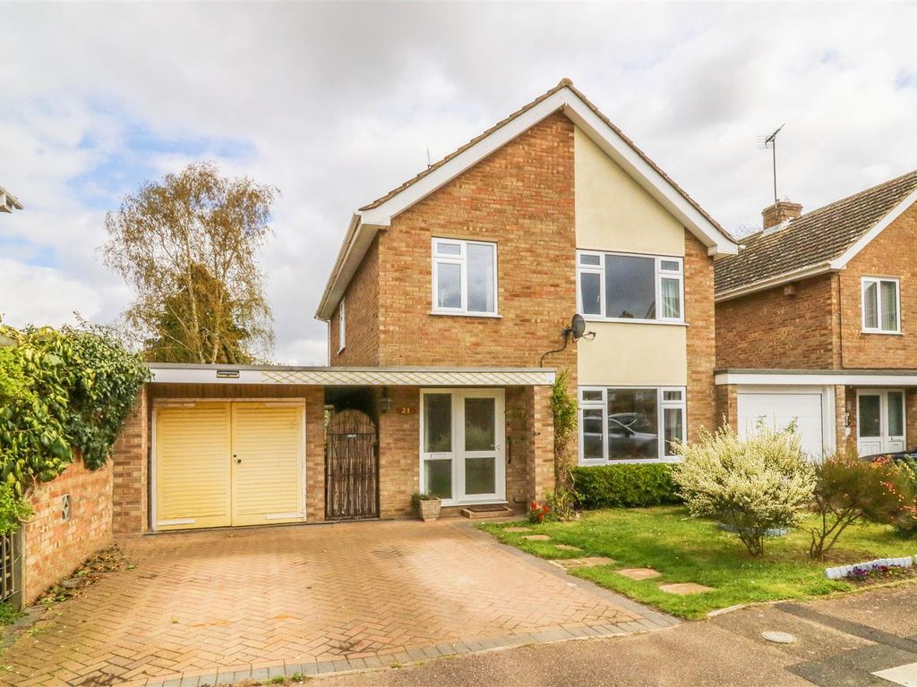3 bed linkdetached house for sale in St. Peters Avenue, Moulton