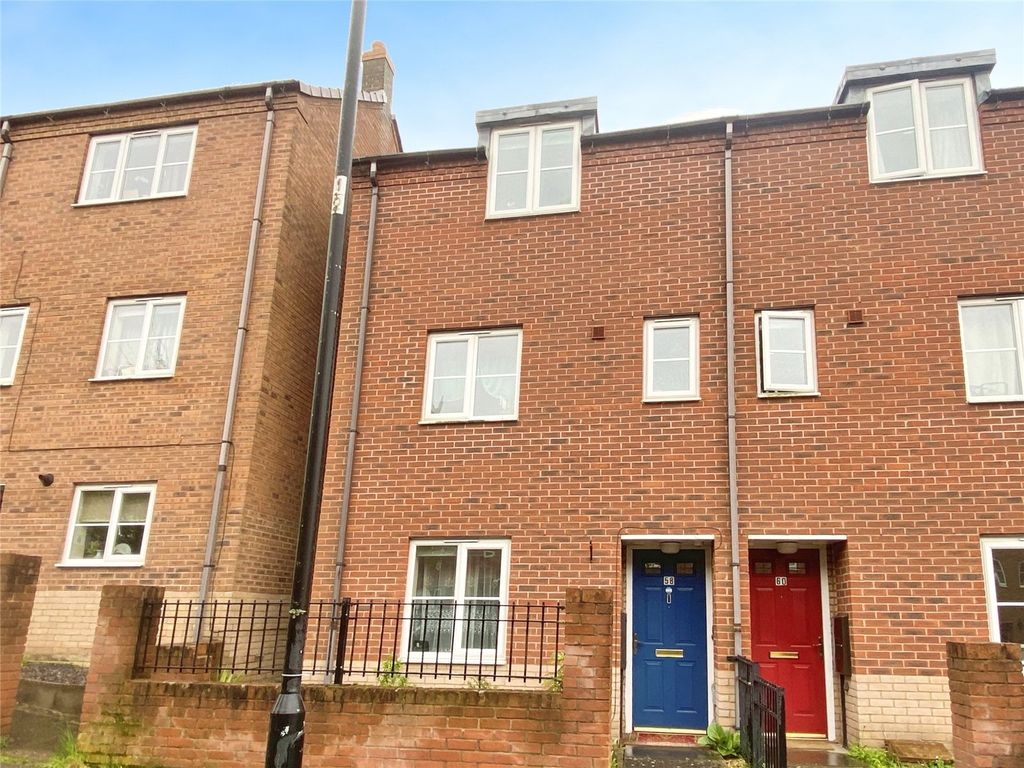 4 bed terraced house for sale in Spruce Road, Nuneaton, Warwickshire