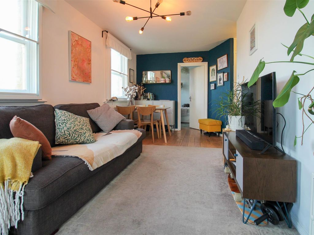 1 bed property for sale in Upper Clapton Road, London E5, £325,000 Zoopla