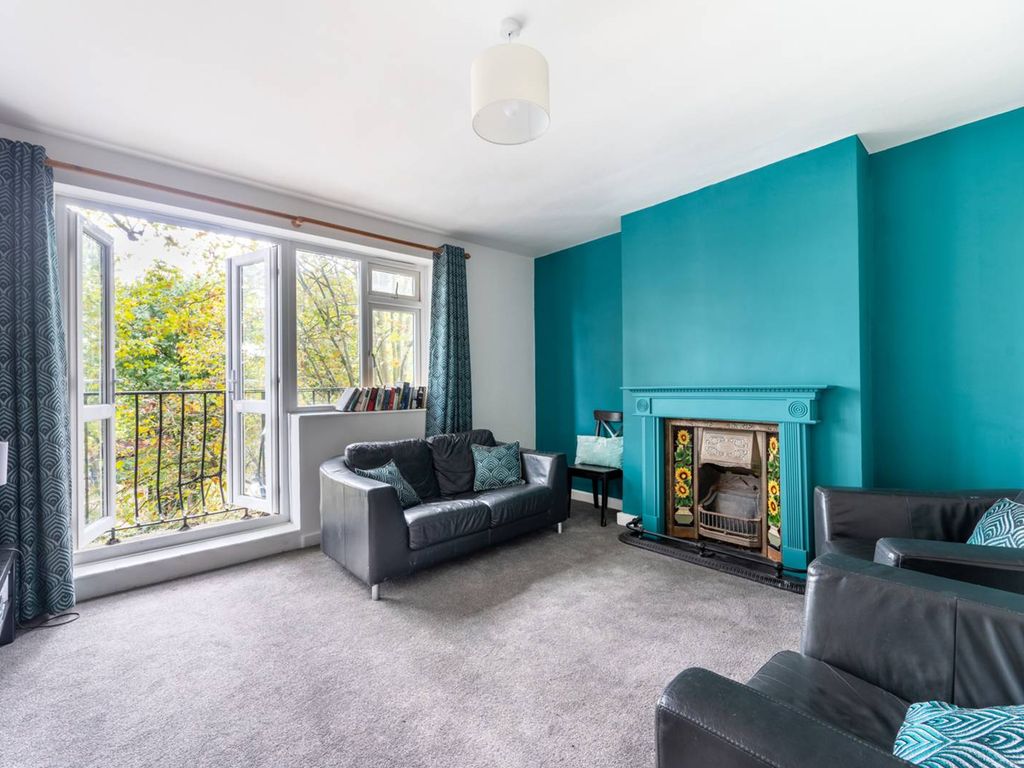 3 bed flat for sale in Cambridge Gardens, Portobello, London W10, £
