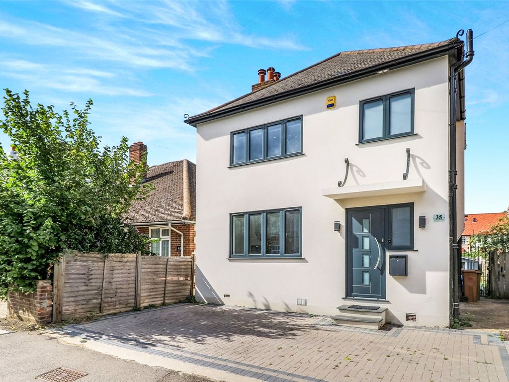 3 bed detached house for sale in Washington Road, Worcester Park