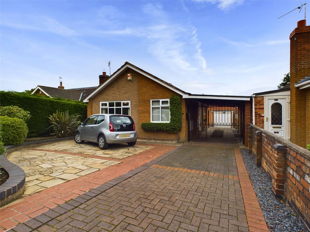 3 bed bungalow for sale in Latimer Drive, Bramcote, Nottingham