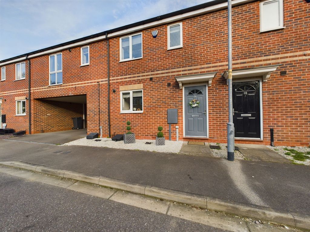 3 bed terraced house for sale in Pinewood Crescent, Lincoln LN6 Zoopla