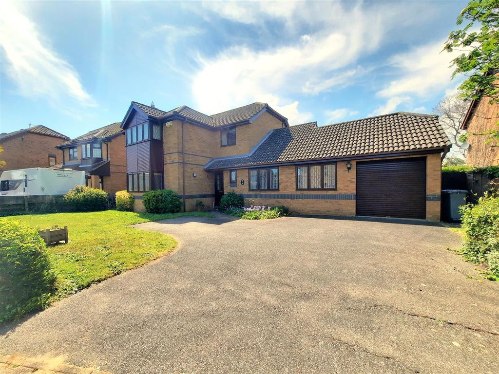 5 bed detached house for sale in Wainwright Way, Kesgrave, Ipswich IP5