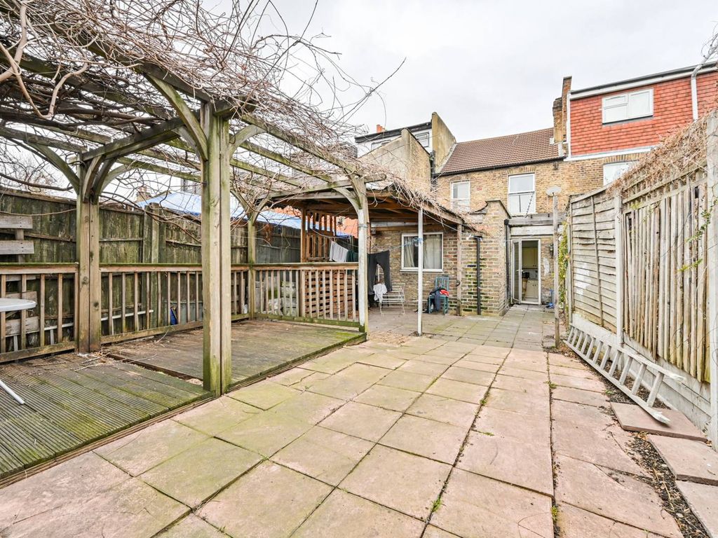 4 bed terraced house for sale in Grove Green Road, Leytonstone, London