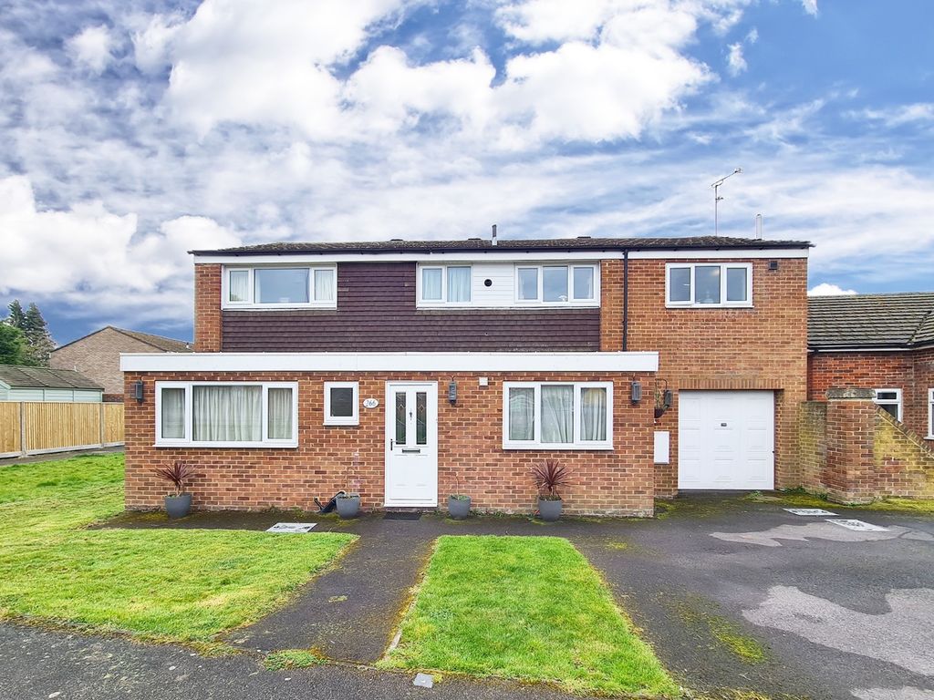 4 bed semidetached house to rent in Peppard Road, Emmer Green, Reading