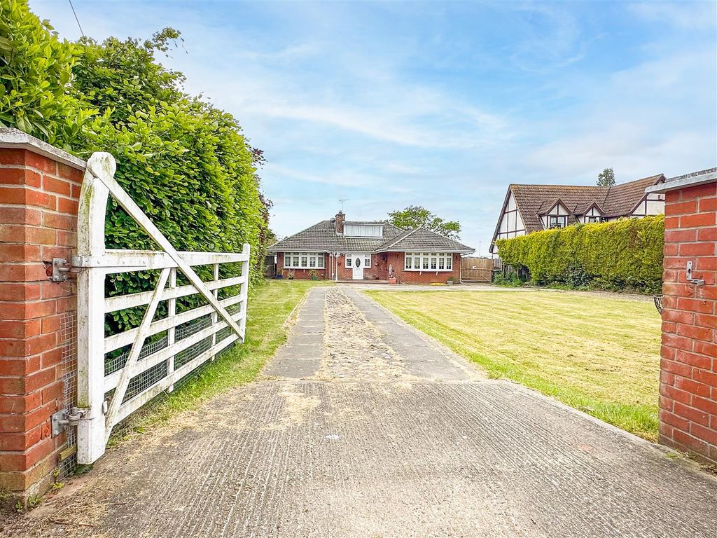 4 bed detached bungalow for sale in Dumont Avenue, Point Clear, St