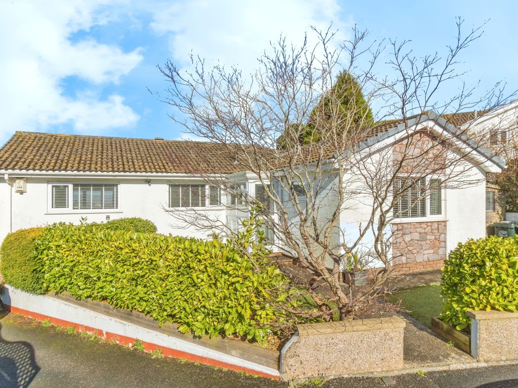 3 bed detached bungalow for sale in Fluder Rise, Newton Abbot TQ12, £