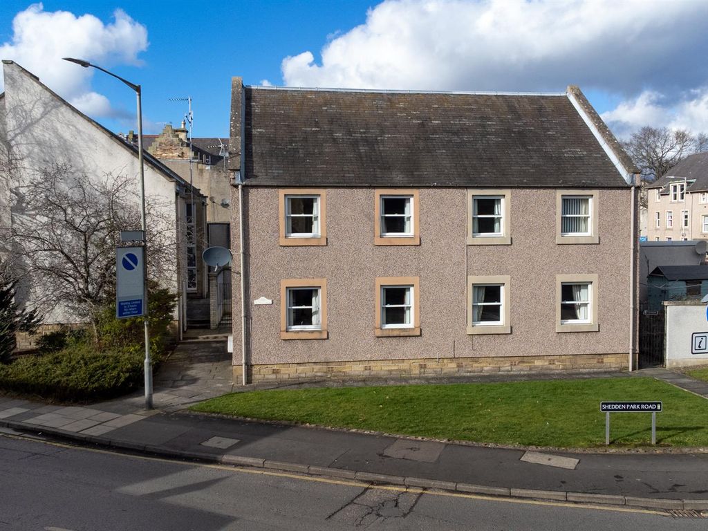 3 bed semidetached house for sale in Rosevale, Shedden Park Road